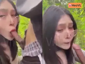 đi dã ngoại tiện nắc người yêu ở trong rừng