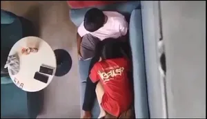 Quay lén bạn gái mút liếm cho em ghệ nơi công cộng