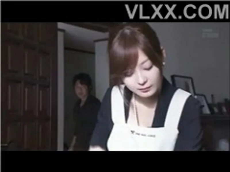 Anh xã đi công chuyện, bà xã ở nhà bị chồng mới cưới của chị gái cưỡng hiếp