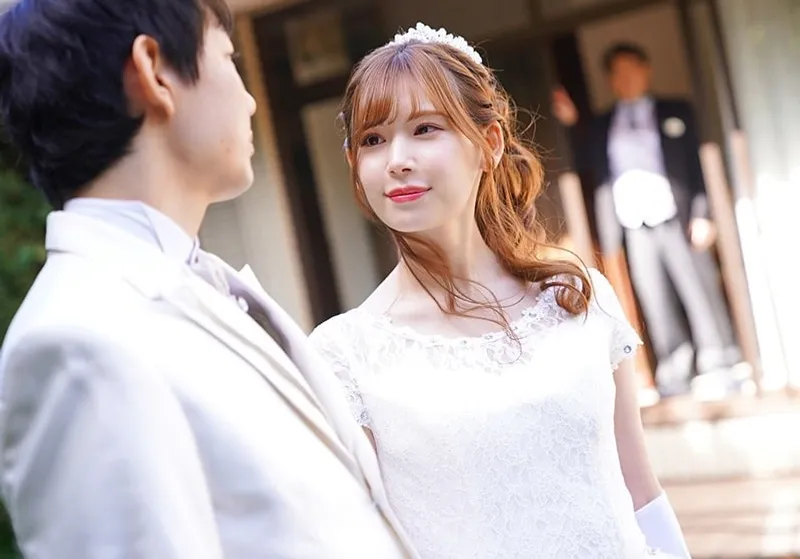 Bố chồng yêu trả bài vợ của con trai ngay sau lễ cưới của con trai